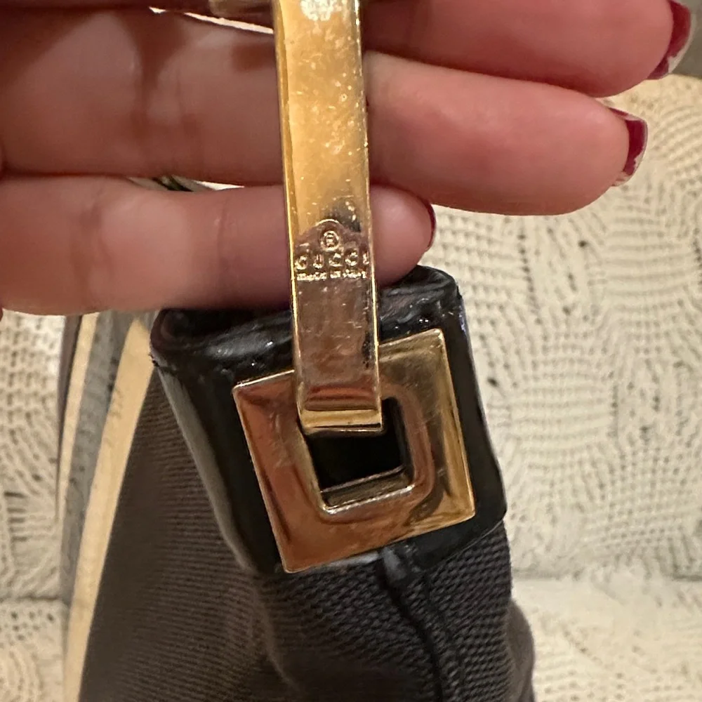 Gucci Black and Cream Shoulder Bag - Picture 9 of 16